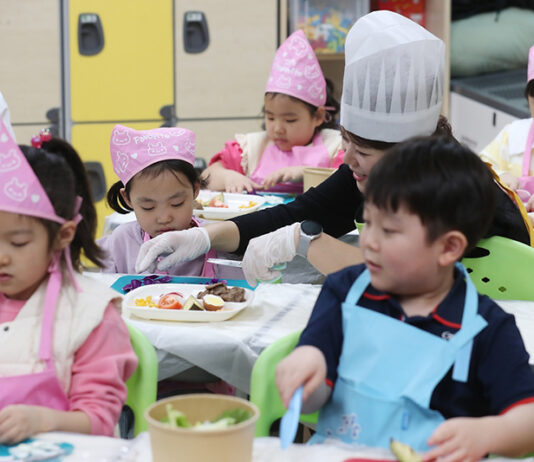 초등 1학년 13만명 ‘늘봄학교’ 이용 중…교육부 집계 지난해 돌봄교실 2배 규모 “2학기엔 24만 4000명 혜택” 추정