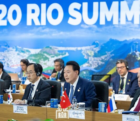 윤 대통령, “대한민국, 기후변화 취약국들의 ‘녹색 사다리’ 역할 적극 수행” 기후 위기 극복과 청정에너지 전환 위한 대한민국의 기여 방안 설명